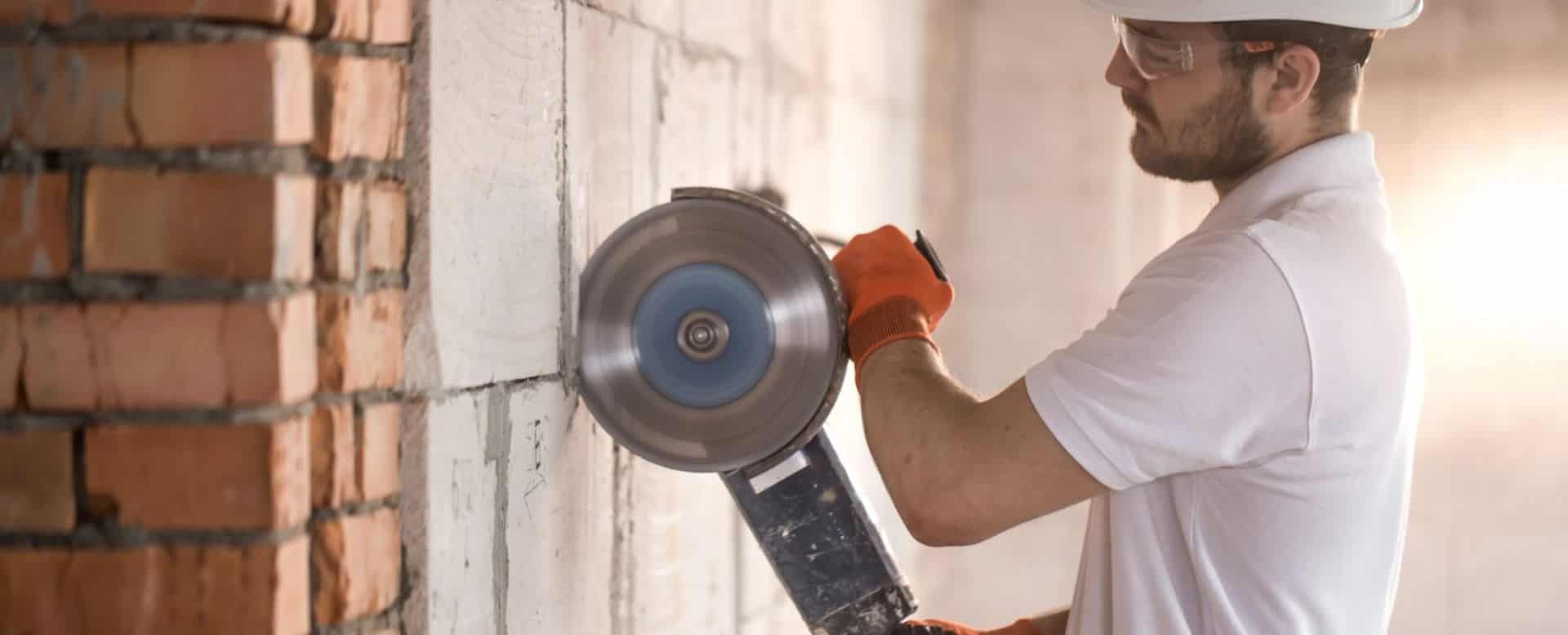 Jak usunąć stary beton, tynk czy jastrych?